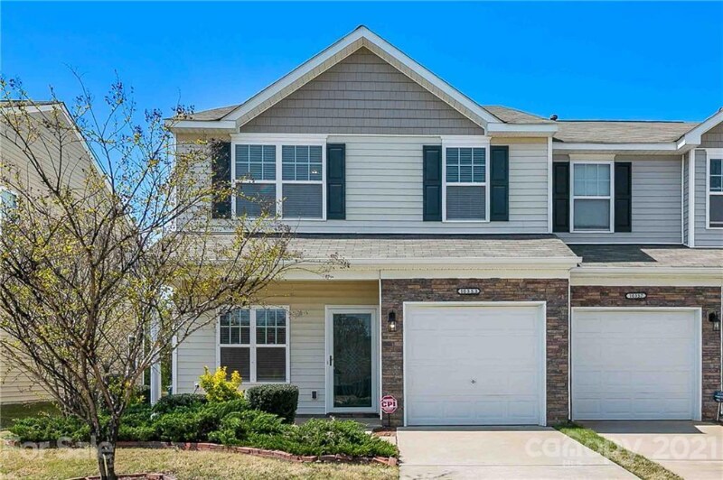 10353 Bunclody Dr in Charlotte, NC - Building Photo