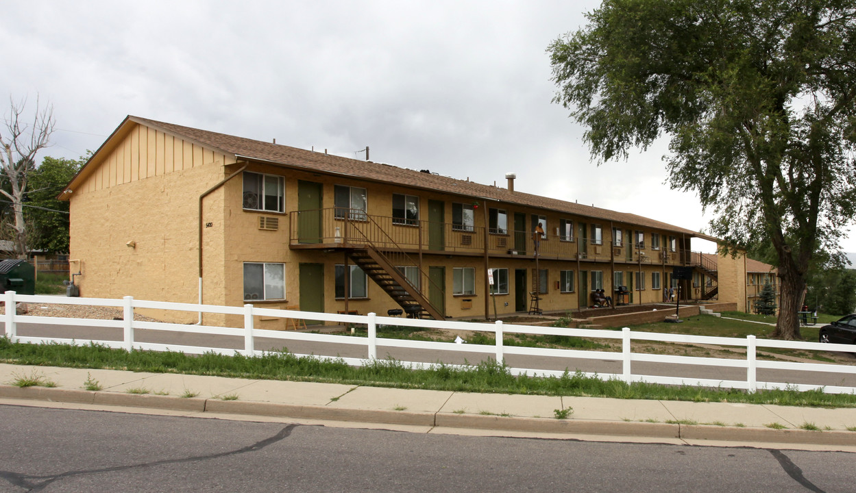 5420 W 6th Ave in Lakewood, CO - Foto de edificio