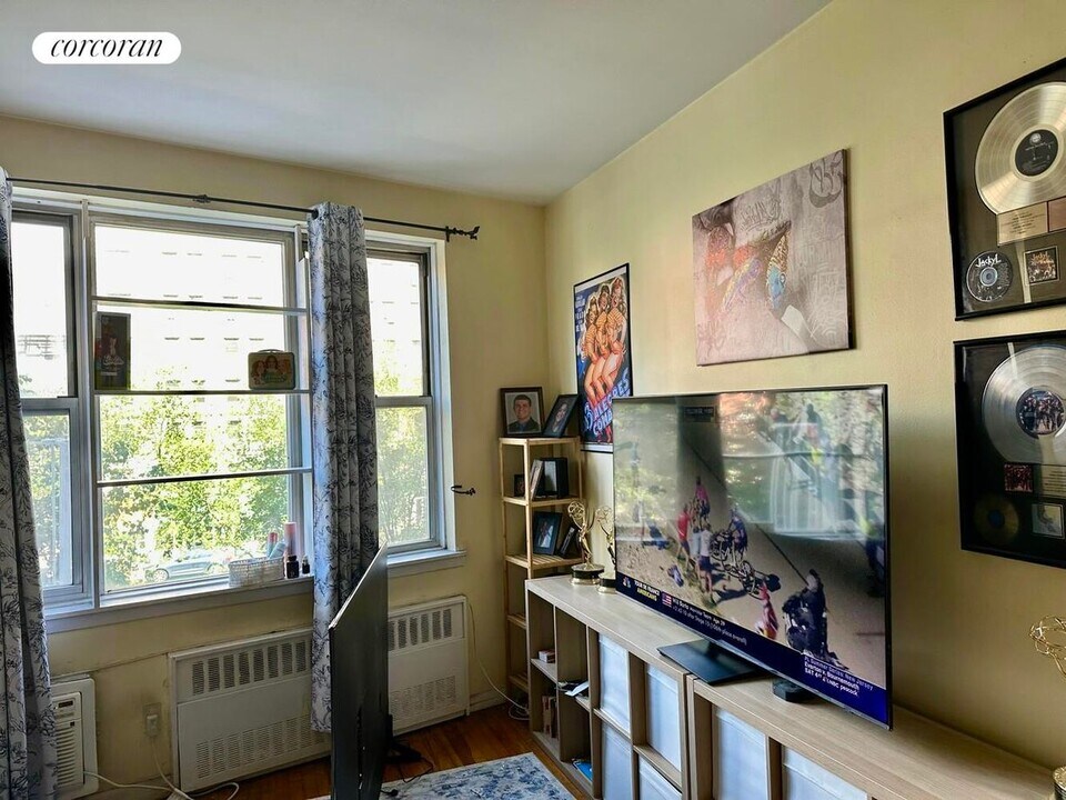 2790 Broadway in New York, NY - Building Photo