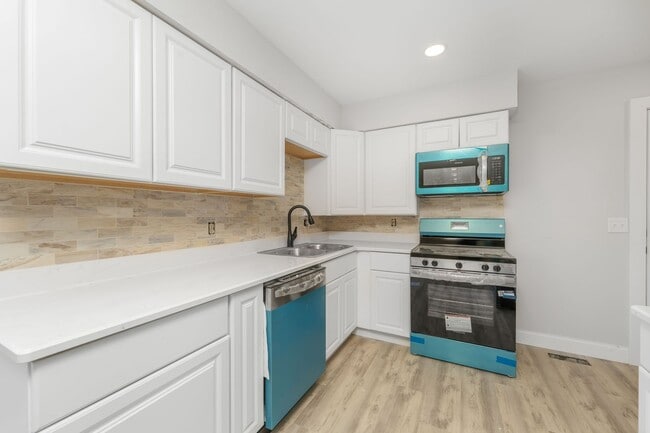 7725 Timbercreek Ct, Unit 7725-1 in Portage, MI - Foto de edificio - Building Photo