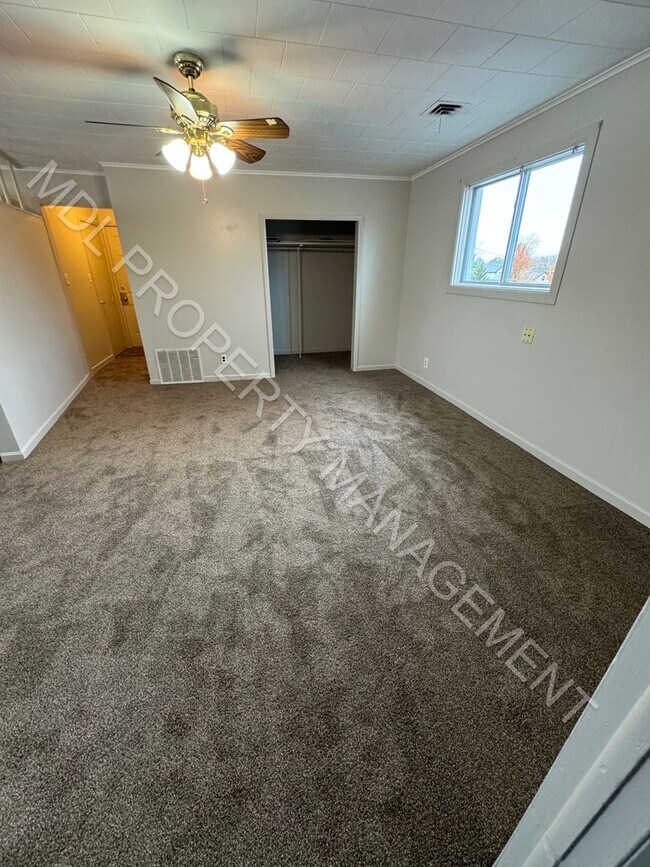 1110 Garfield Ave-Unit -3 in Bay City, MI - Foto de edificio - Building Photo