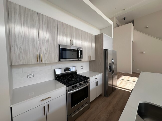 property at 3207 N Narragansett Ave