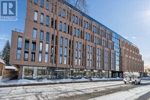 1720 Bayview Ave in Toronto, ON - Building Photo