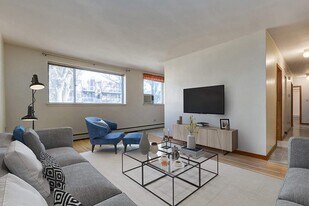 Lord Robinson Apartments in Regina, SK - Building Photo