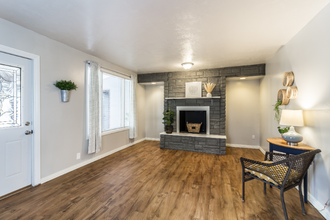 1324 W Sioux St in Sioux Falls, SD - Foto de edificio - Building Photo