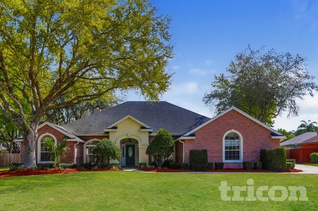 property at 1137 Hideaway Dr N