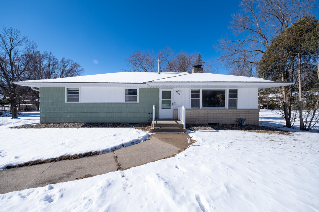 9624 14th Ave S in Bloomington, MN - Building Photo