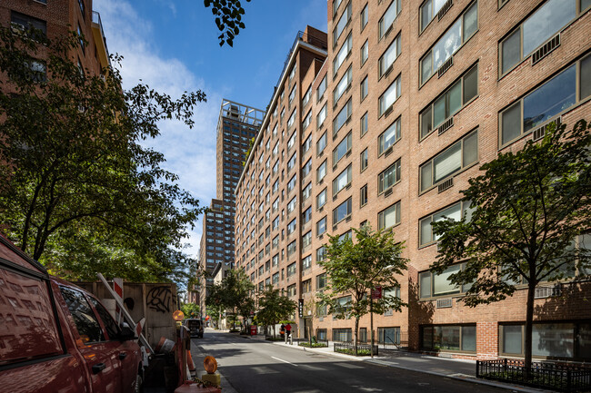 The York Gate in New York, NY - Foto de edificio - Building Photo