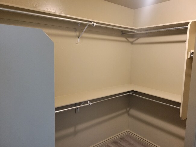 8200 6900 W in West Jordan, UT - Foto de edificio - Building Photo