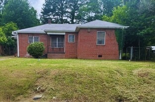 1131 Eastview St in Jackson, MS - Building Photo