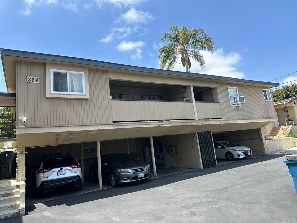 824 Glenway Dr, Unit #2 in Inglewood, CA - Building Photo