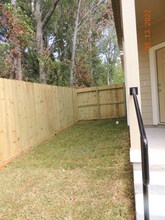 615 Hayman St in Huntsville, TX - Foto de edificio - Building Photo