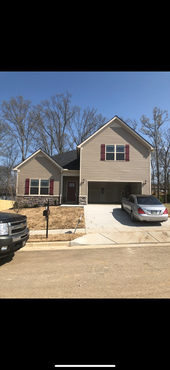 1337 Busiris Dr in Hermitage, TN - Building Photo