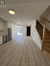 44 Everett Cmn in St Catharines, ON - Building Photo - Building Photo