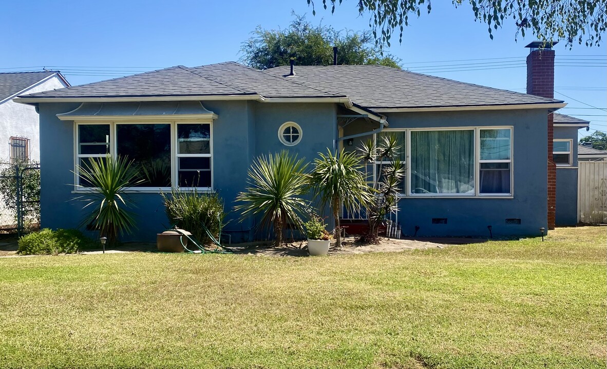 9116 S 5th Ave in Inglewood, CA - Building Photo