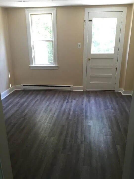 119 W Chapel Ave in Carlisle, PA - Building Photo