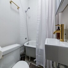 333 Ed Koch Queensboro Bridge Path in New York, NY - Building Photo - Building Photo