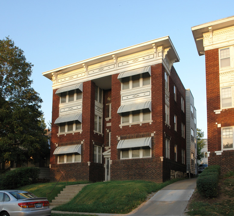 4117-4119 Walnut St in Kansas City, MO - Building Photo