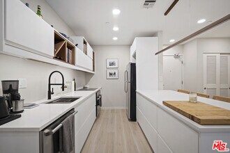 630W W 6th St in Los Angeles, CA - Building Photo - Building Photo