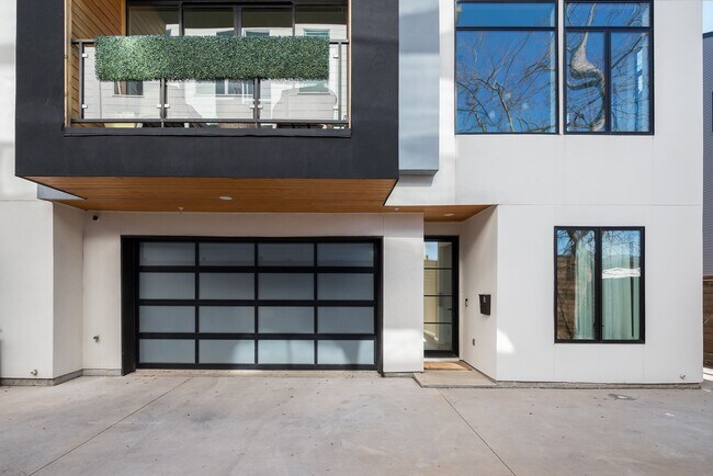 property at 2315 Kirby St