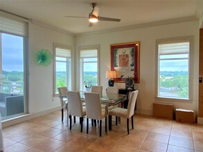 130 Riviera Dunes Way in Palmetto, FL - Foto de edificio - Building Photo