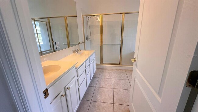 5138 Mayfair Park Ct in Tampa, FL - Building Photo - Building Photo