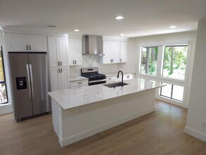 14 Lehigh Springs Dr in Spring, TX - Building Photo - Building Photo