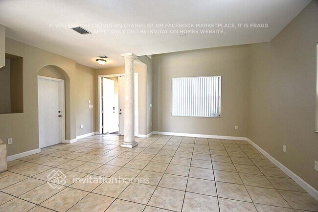 13526 SW 177th Terrace in Miami, FL - Foto de edificio - Building Photo