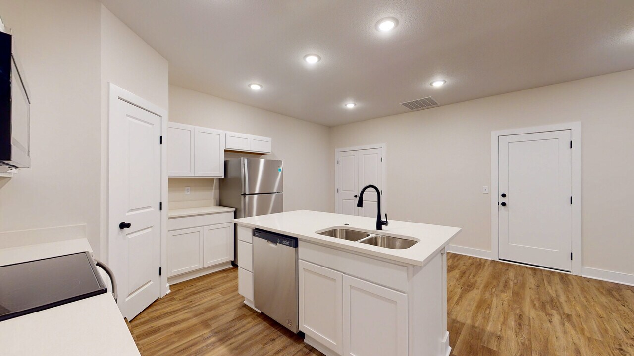 1119 N Broadview Ln in Andover, KS - Building Photo