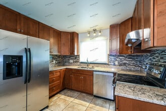 1036 Treeline Ct in Ballwin, MO - Building Photo - Building Photo