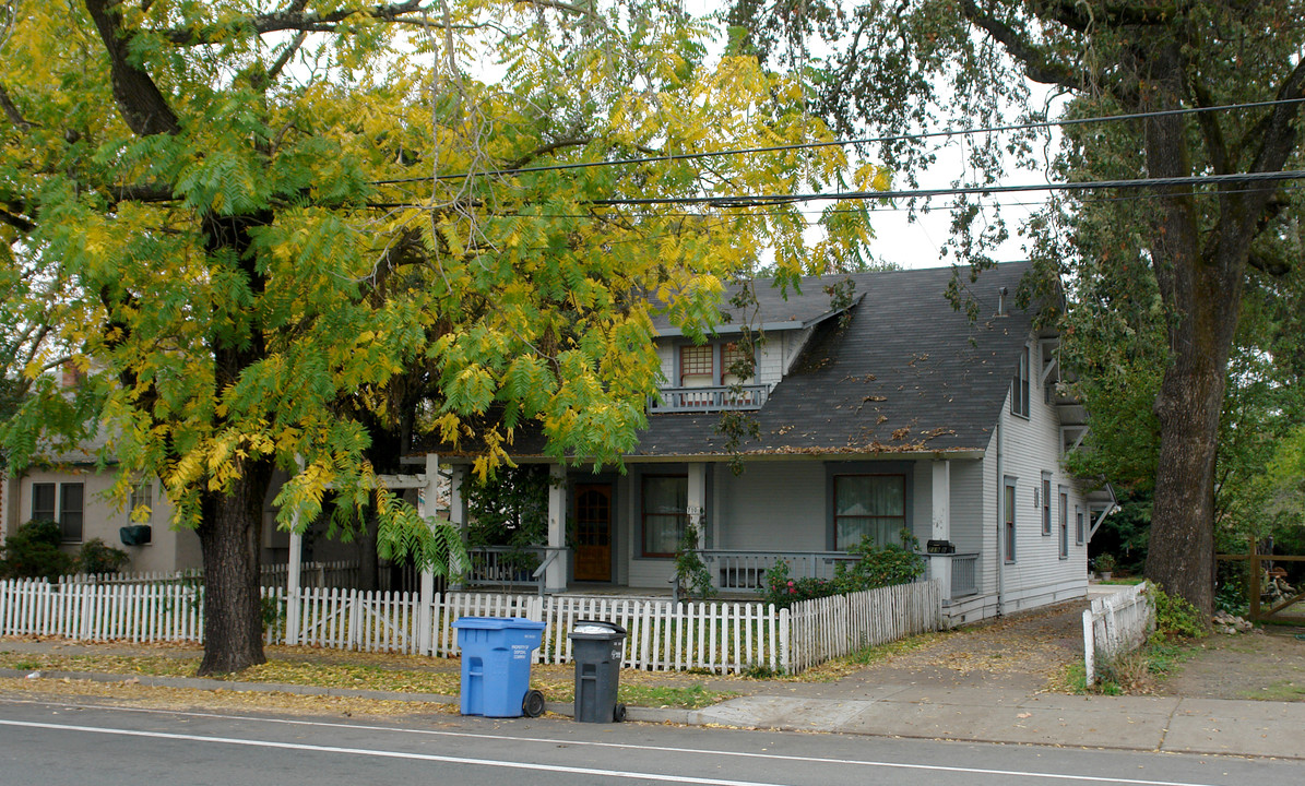 719 North St in Santa Rosa, CA - Foto de edificio