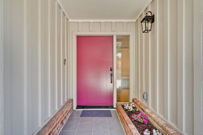 property at 1905 Arbor Ave