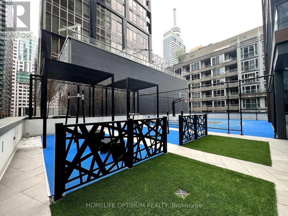 55-355 Mercer St in Toronto, ON - Building Photo