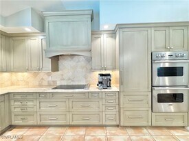 4083 Belair Ln in Naples, FL - Building Photo