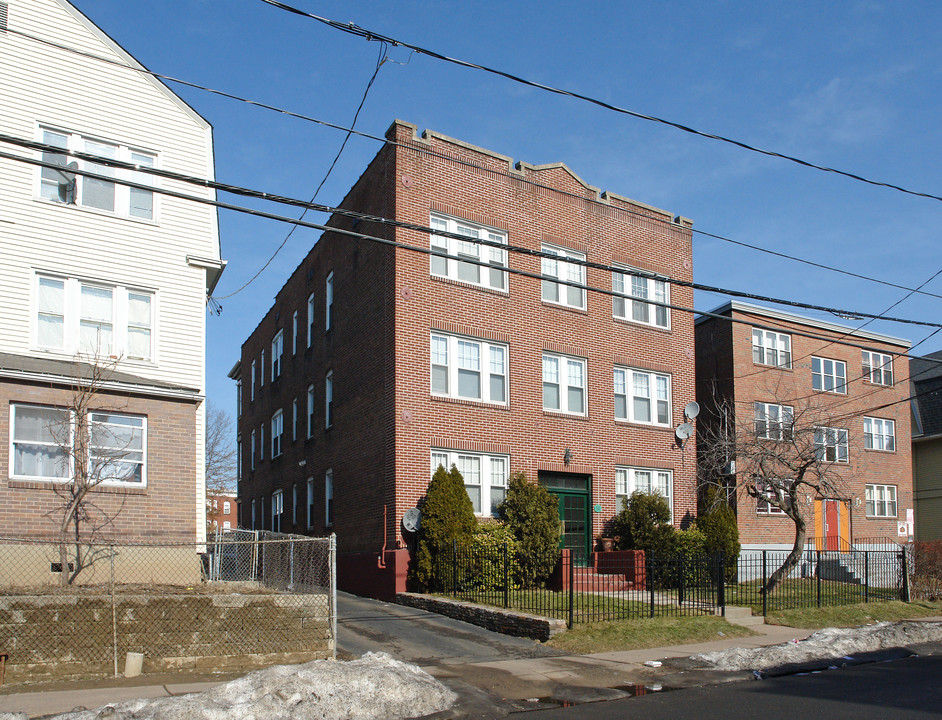 50-52 Standish St in Hartford, CT - Foto de edificio