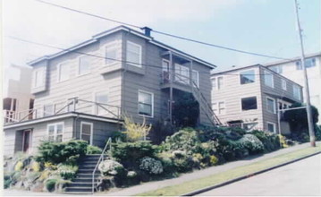 Newton Apartments in Seattle, WA - Building Photo - Building Photo