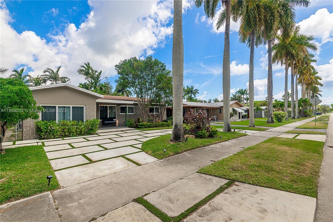 1521 Arthur St in Hollywood, FL - Building Photo