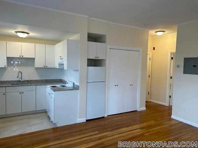 property at 2018 Commonwealth Ave
