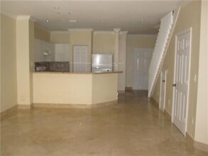 571 Princess Dr in Margate, FL - Building Photo - Building Photo