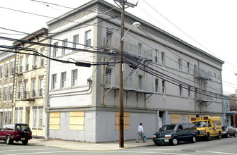 6027 Adams St in West New York, NJ - Building Photo - Building Photo