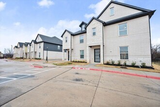 2355 Springpark Dr in Arlington, TX - Building Photo - Building Photo