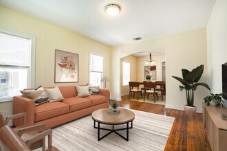 1723 W Kings Hwy in San Antonio, TX - Building Photo - Building Photo