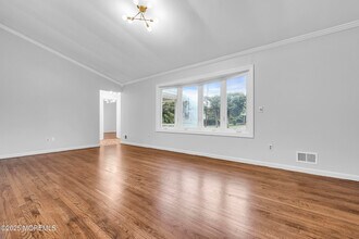 720 Brookside Dr in Toms River, NJ - Building Photo - Building Photo