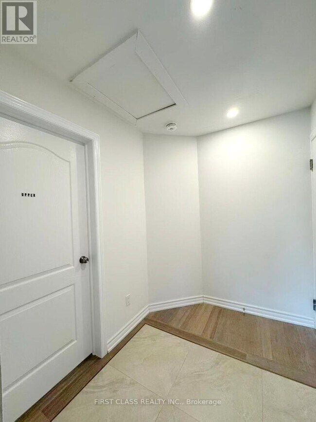 741 Proctor Rd in Burlington, ON - Building Photo - Building Photo