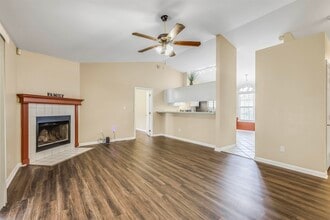 8524 Bannerman Bluff Dr in Tallahassee, FL - Building Photo - Building Photo