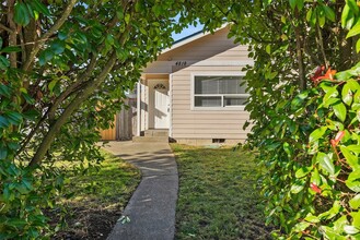 4818 N Pearl St in Tacoma, WA - Building Photo - Building Photo