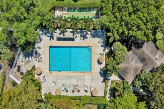 3520 Oaks Way in Pompano Beach, FL - Building Photo - Building Photo