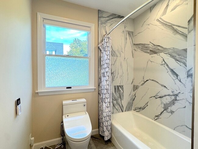 300 Adams St, Unit 300 in Newton, MA - Building Photo - Building Photo