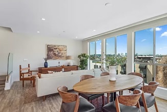 716 N Sweetzer Ave, Unit 407 in Los Angeles, CA - Building Photo - Building Photo