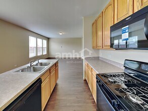 1300 Broadlawn Dr in Plainfield, IL - Building Photo - Building Photo